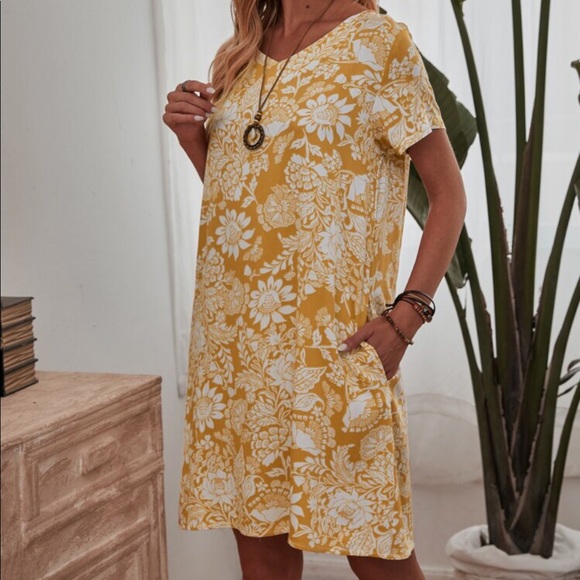 EMERY ROSE Floral Print V-Neck Tunic Dress - Picture 3 of 4